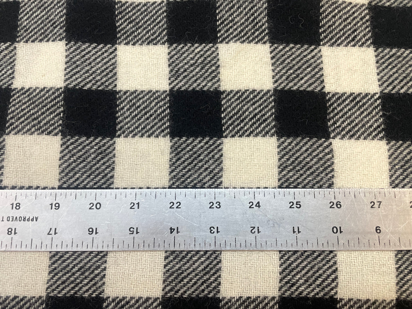 Buffalo Plaid Wool - Warm White & Black