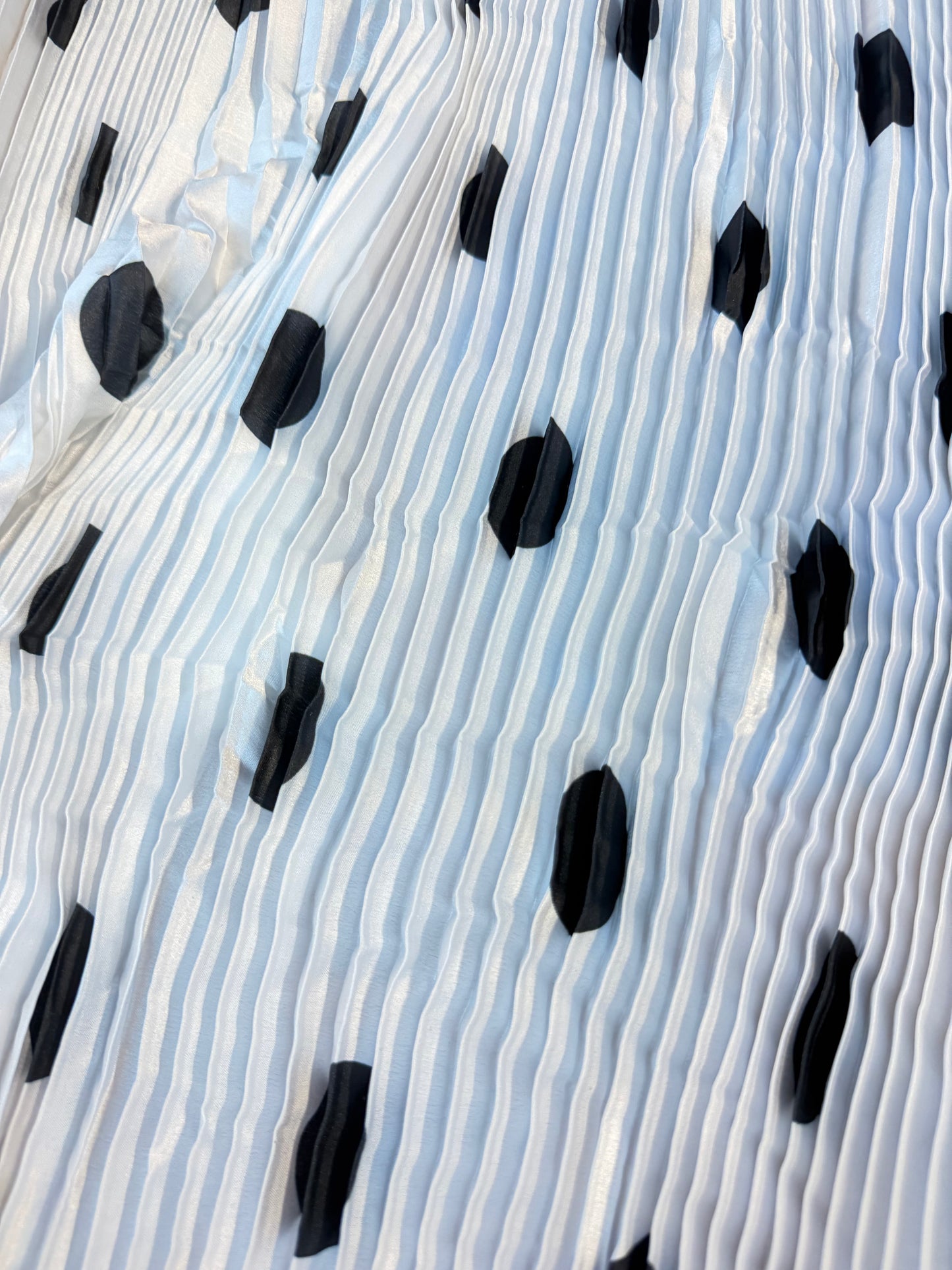 Printed Pleated Poly - Polka Dot