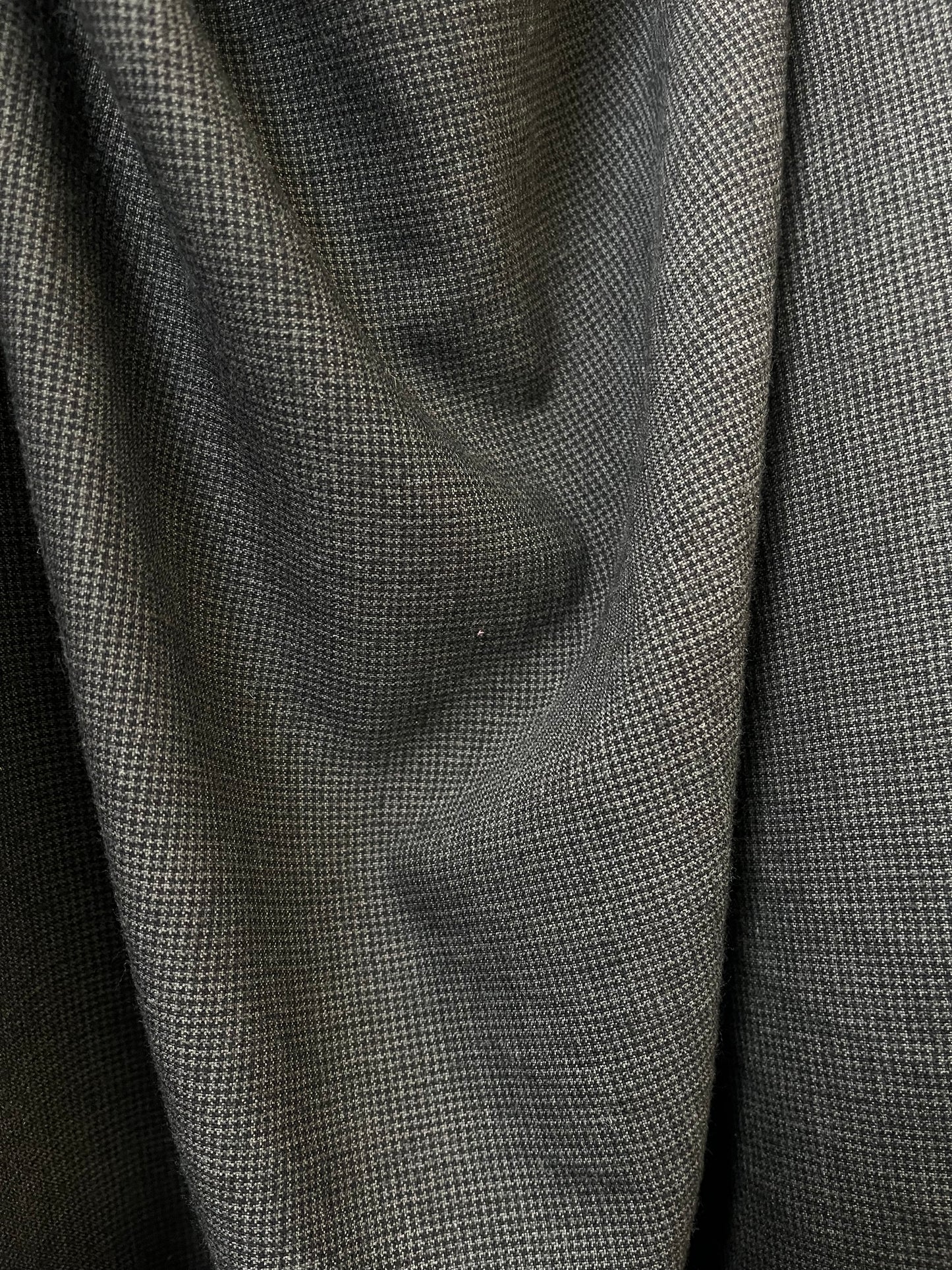 Tropical 100% Virgin Wool Suiting - Fine Houndstooth - Grey & Black