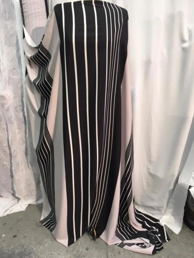 Poly crepe de chine- Light Gray/Black