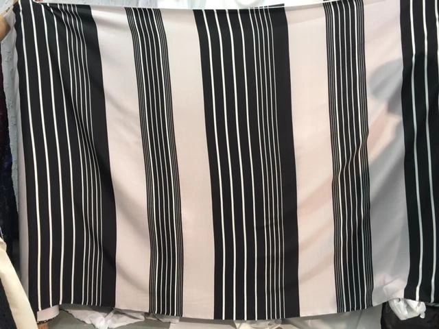 Poly crepe de chine- Light Gray/Black