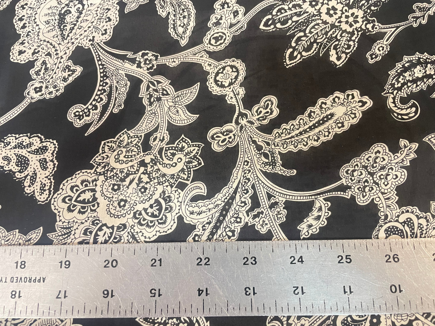 Printed Silk Crepe De Chine - Paisley - Black & White