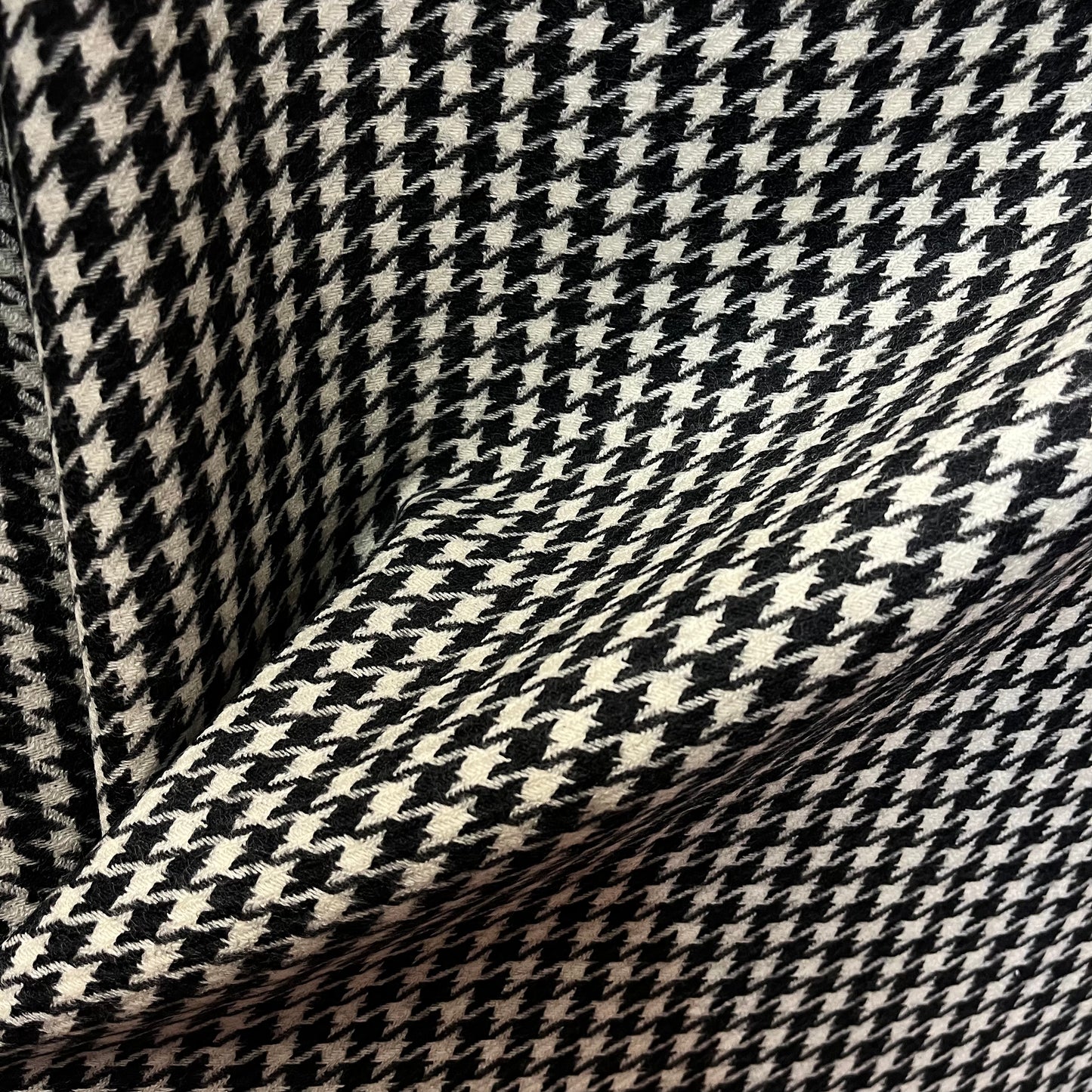 Houndstooth Wool - Black & White