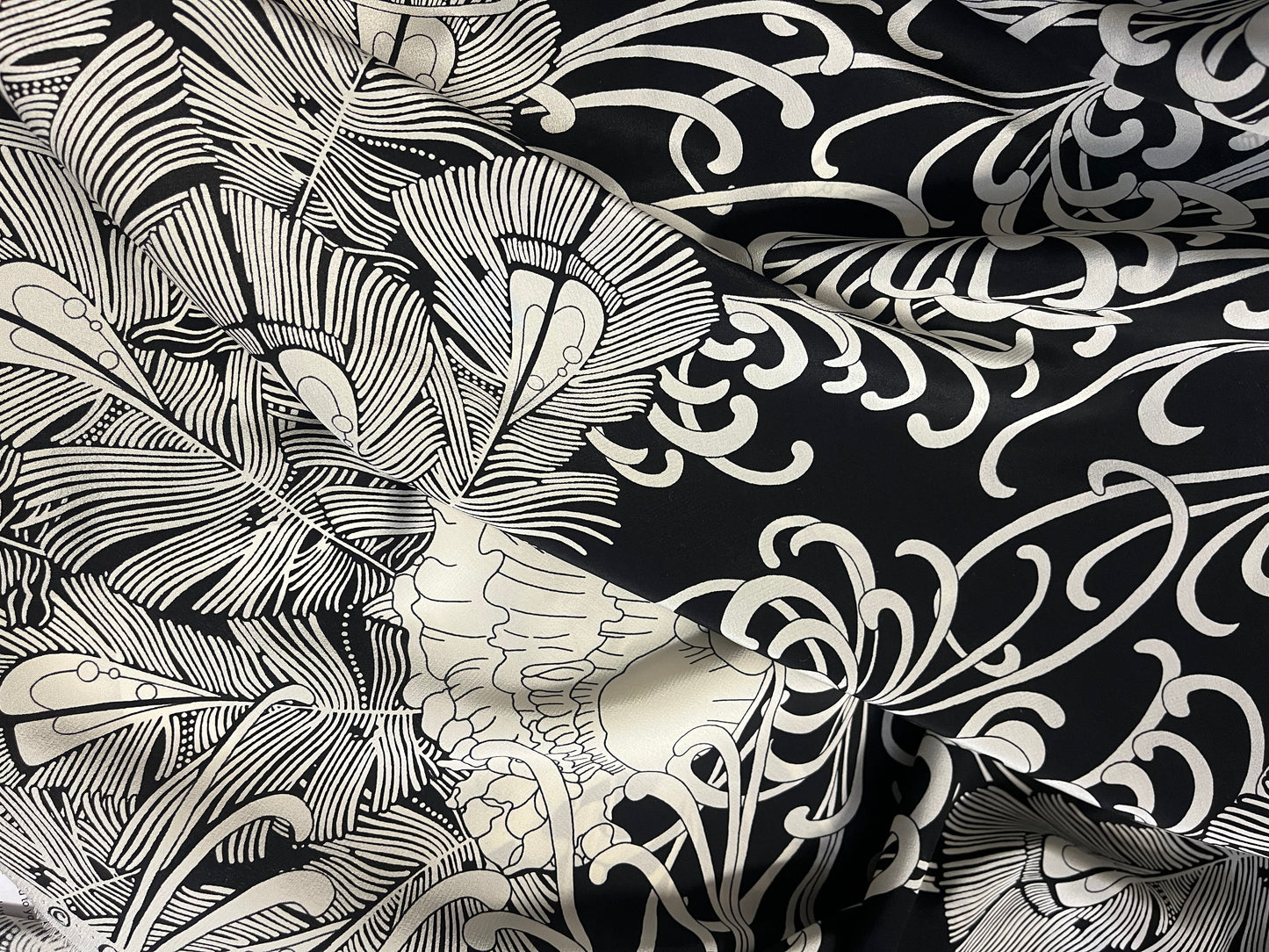 Printed Silk Crepe De Chine - Nouveau Paisley - Black & White