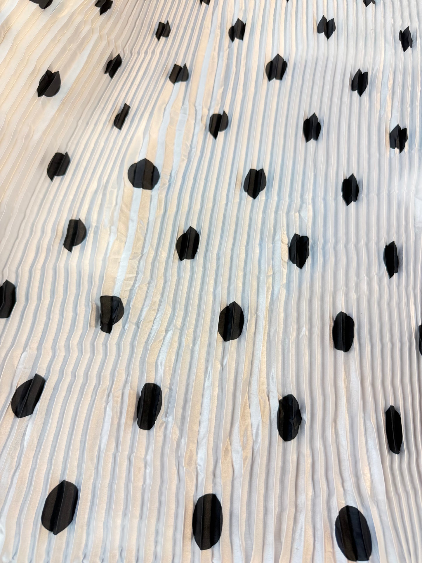 Printed Pleated Poly - Polka Dot