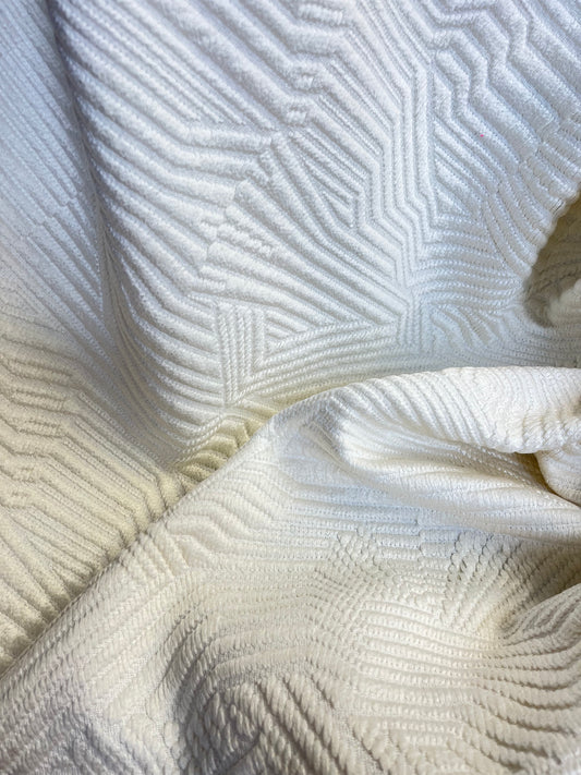 Geometric Woven Boucle Poly - Warm White
