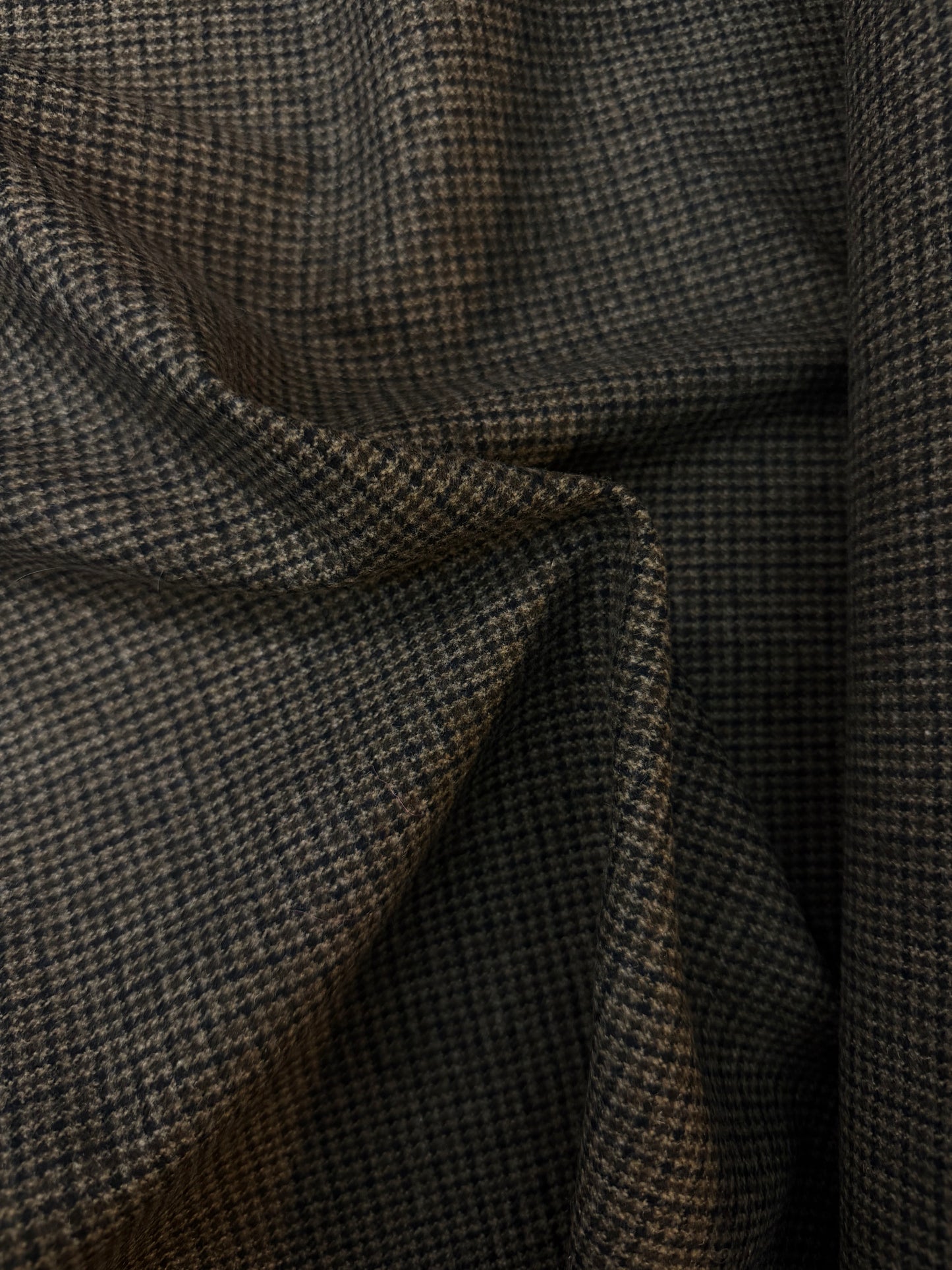 Heritage Label - Italian Houndstooth Plaid Wool - Grey & Black